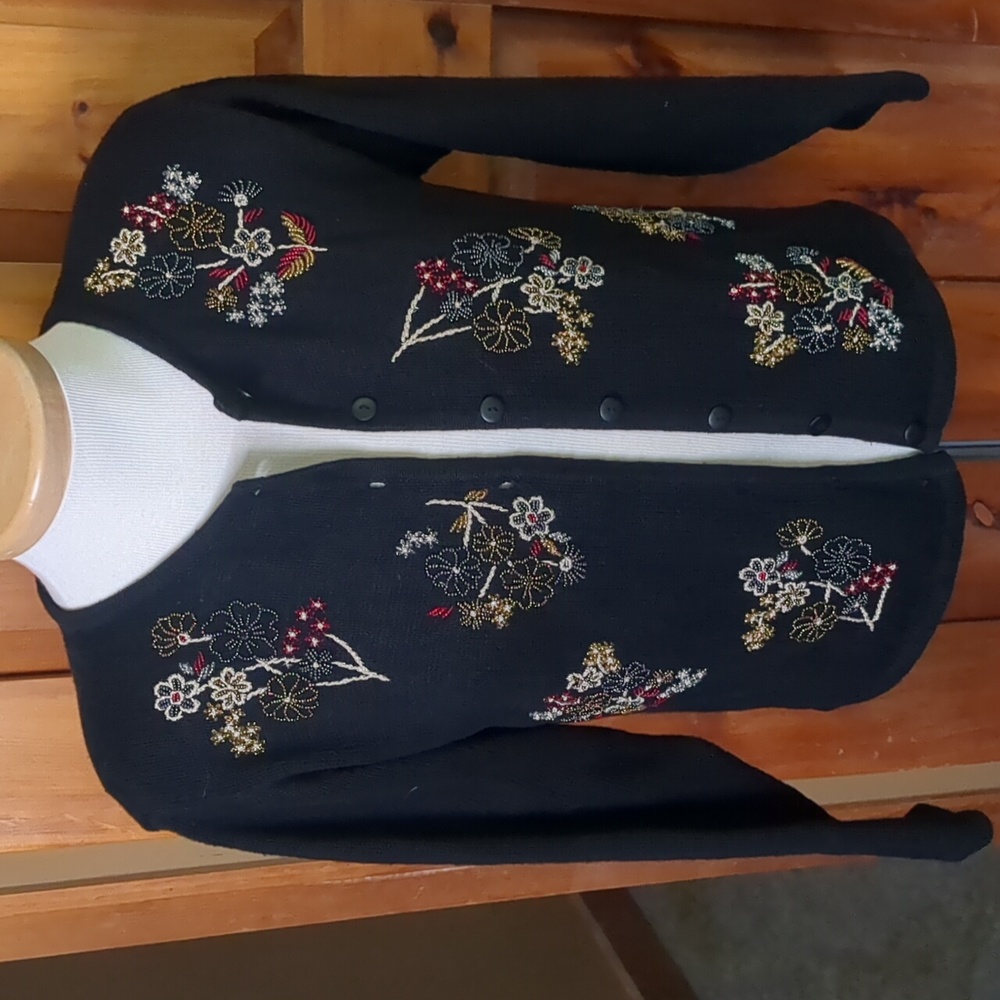 DRESS BARN* long sleeve beaded floral motif black cotton ramie sweater button fr